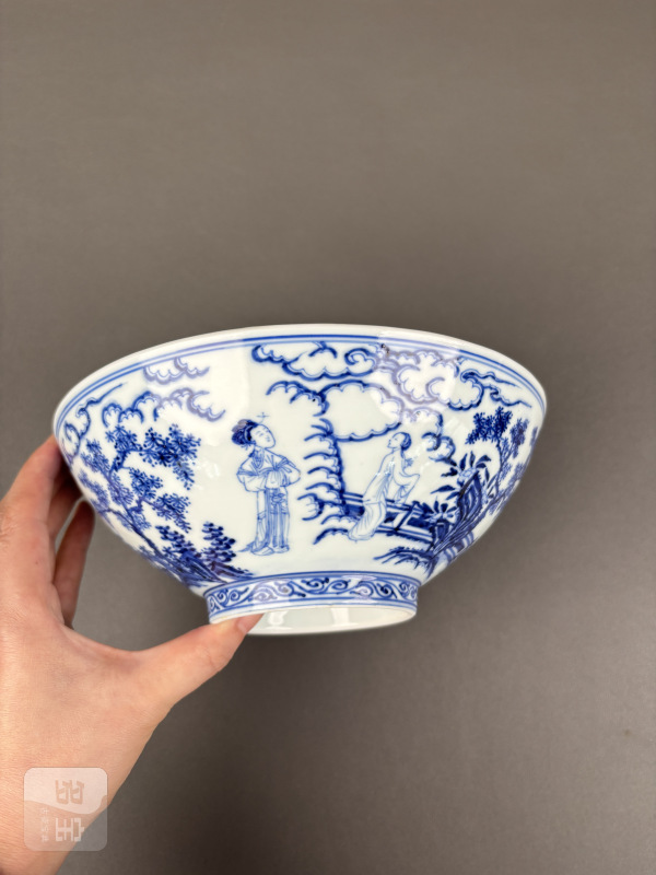 清康熙 仿宣窑青花庭院仕女图碗 - 图7